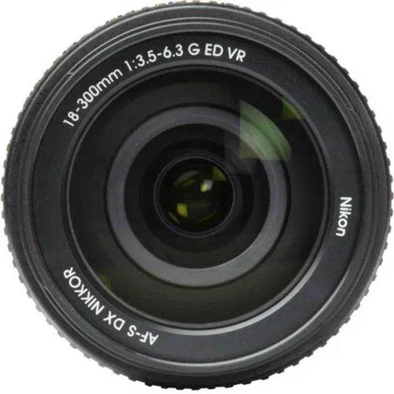 Nikon D7500 + AF-S DX NIKKOR 18-300 mm f/3,5-6,3G ED VR